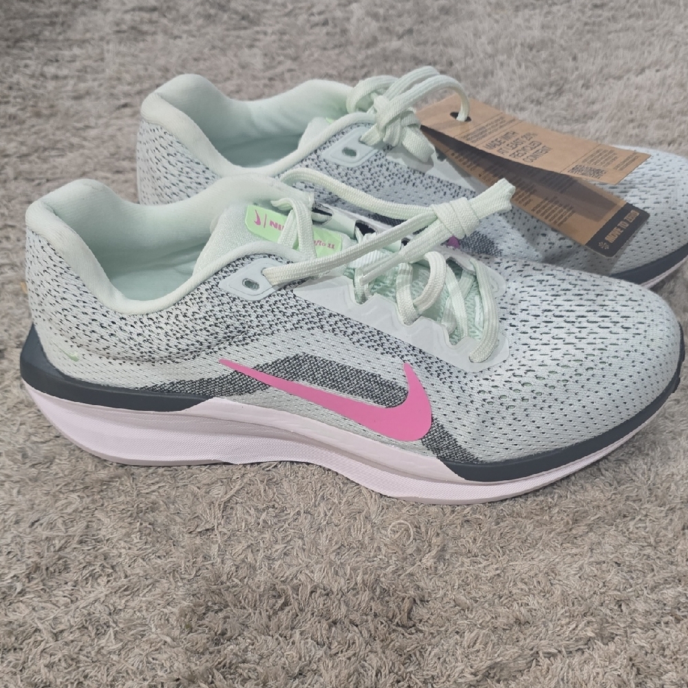 Nike Womens Winflo 11 Running Shoes New